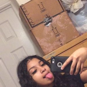 Meet your Posher, Anayah